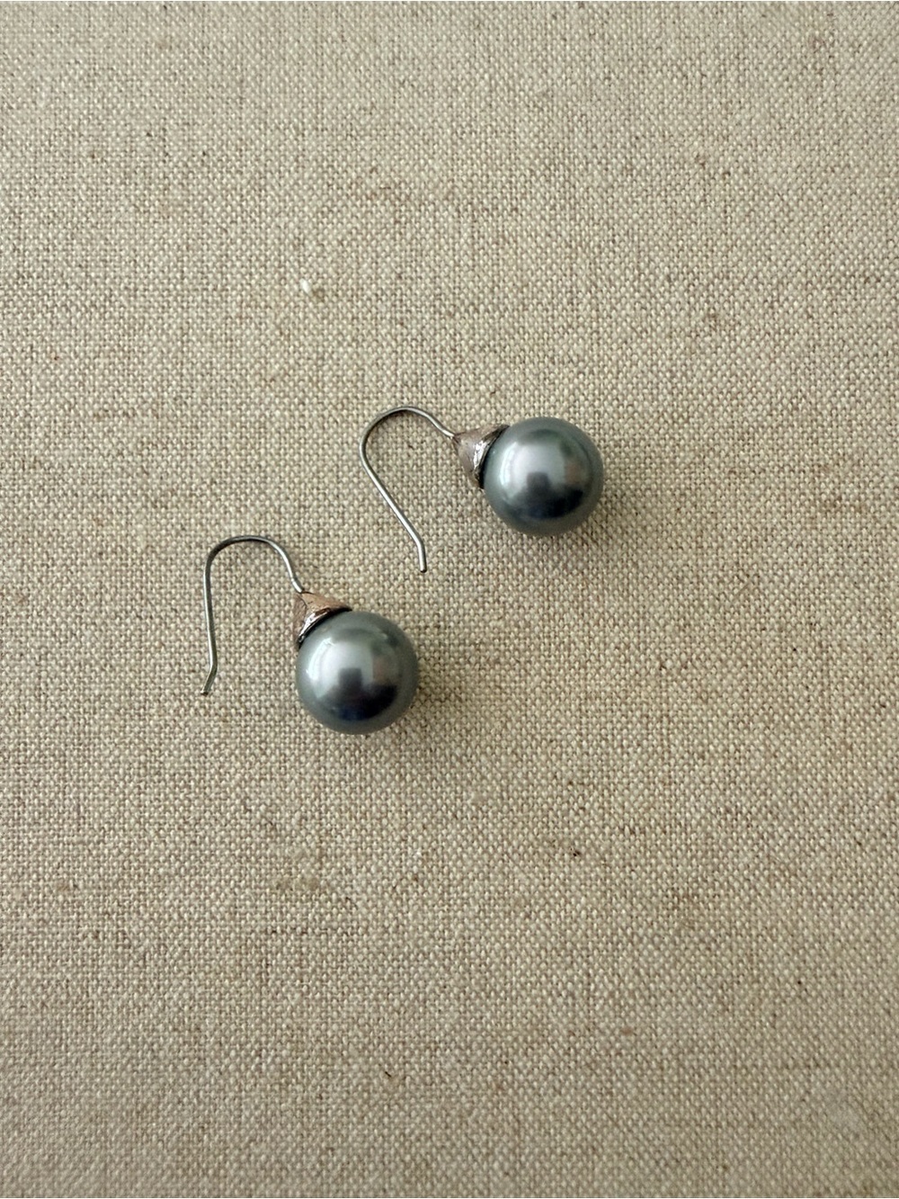 Tahitian Gray Pearl Drop Earrings in Silver- Elegant Women Jewelry